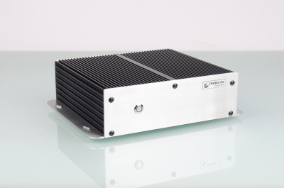 Компактный безвентиляторный встраиваемый компьютер Compact C3FP-200